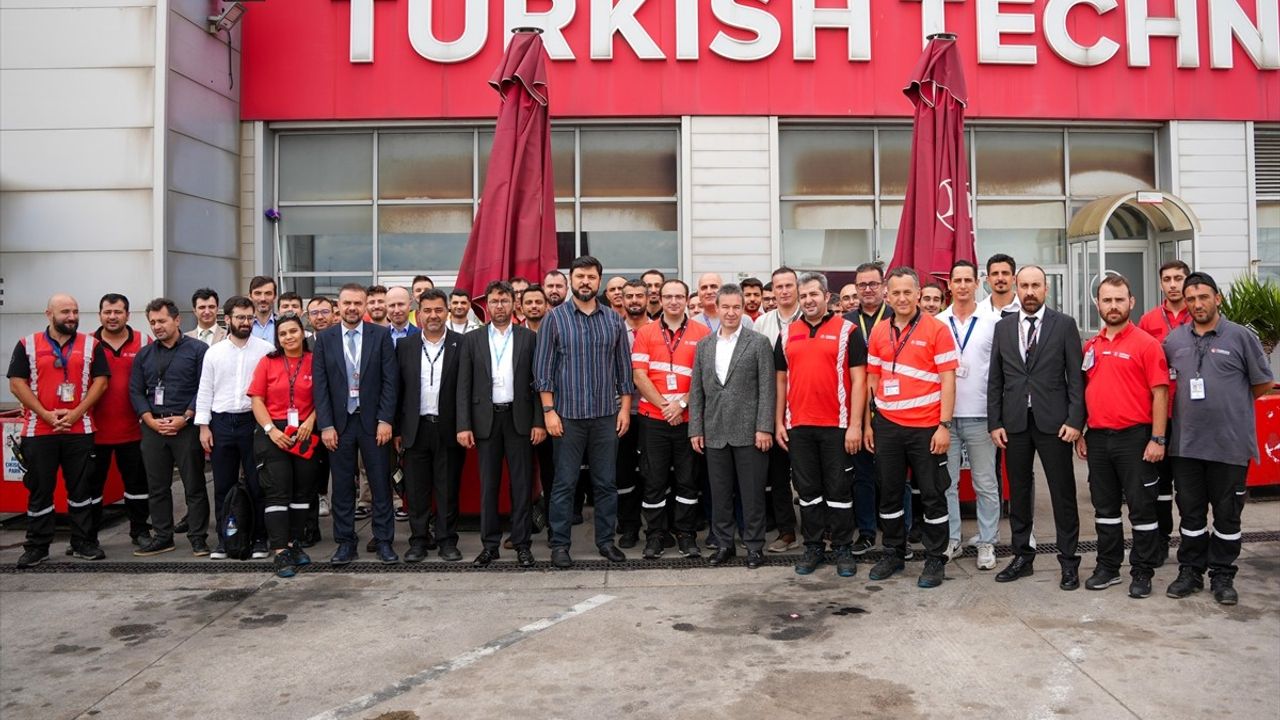 AJet Genel Müdürü Sarp, Sahadaki Ekiplerle Bir Araya Gelerek Başarıları Kutladı