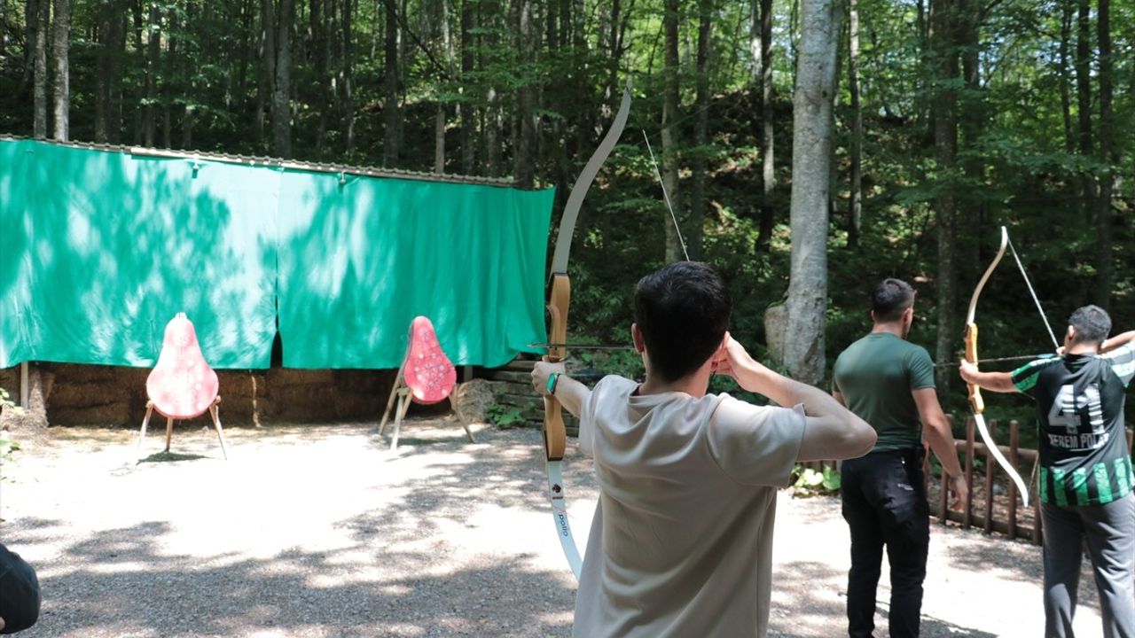 AK Parti'nin İkinci İnsan Hakları Eğitim Kampı Kocaeli'de Başladı