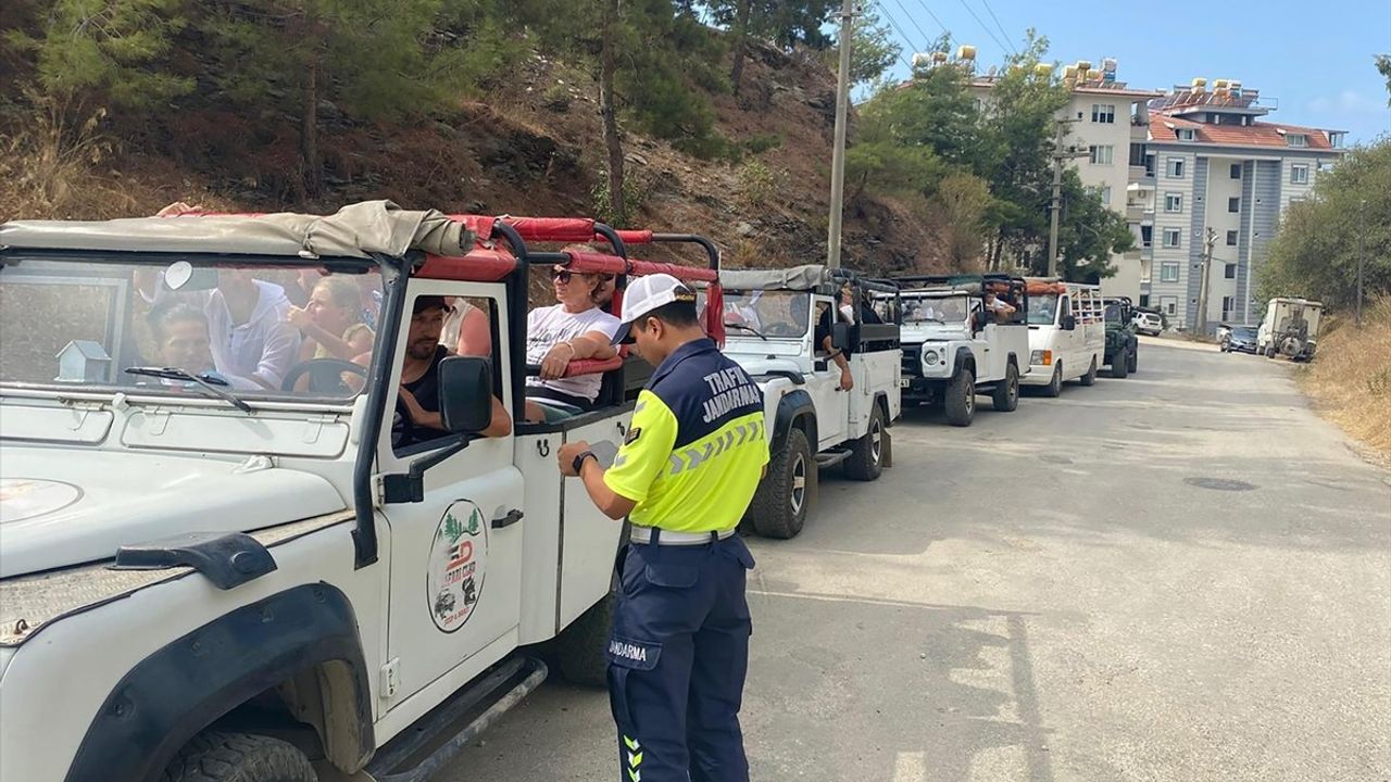 Alanya'da Safari Araçlarına Denetim: 15 Araca Para Cezası