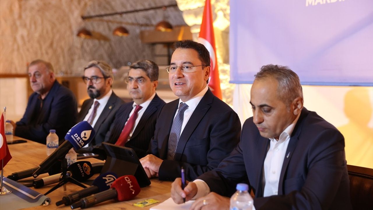 Ali Babacan Mardin'de: 'Terörsüz Türkiye' Sürecine Destek