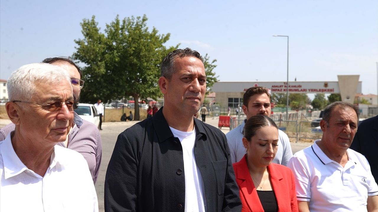 Ali Mahir Başarır, Muhittin Böcek'i Döşemealtı Cezaevi'nde Ziyaret Etti