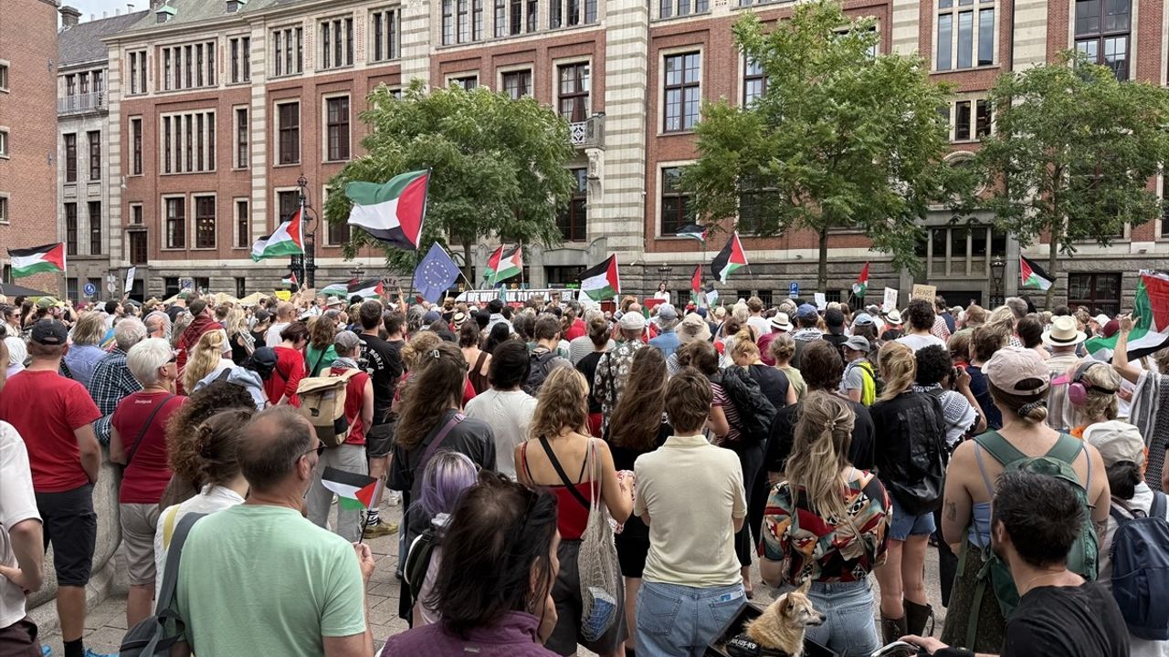 Amsterdam'da Filistin'e Destek Gösterisi Düzenlendi