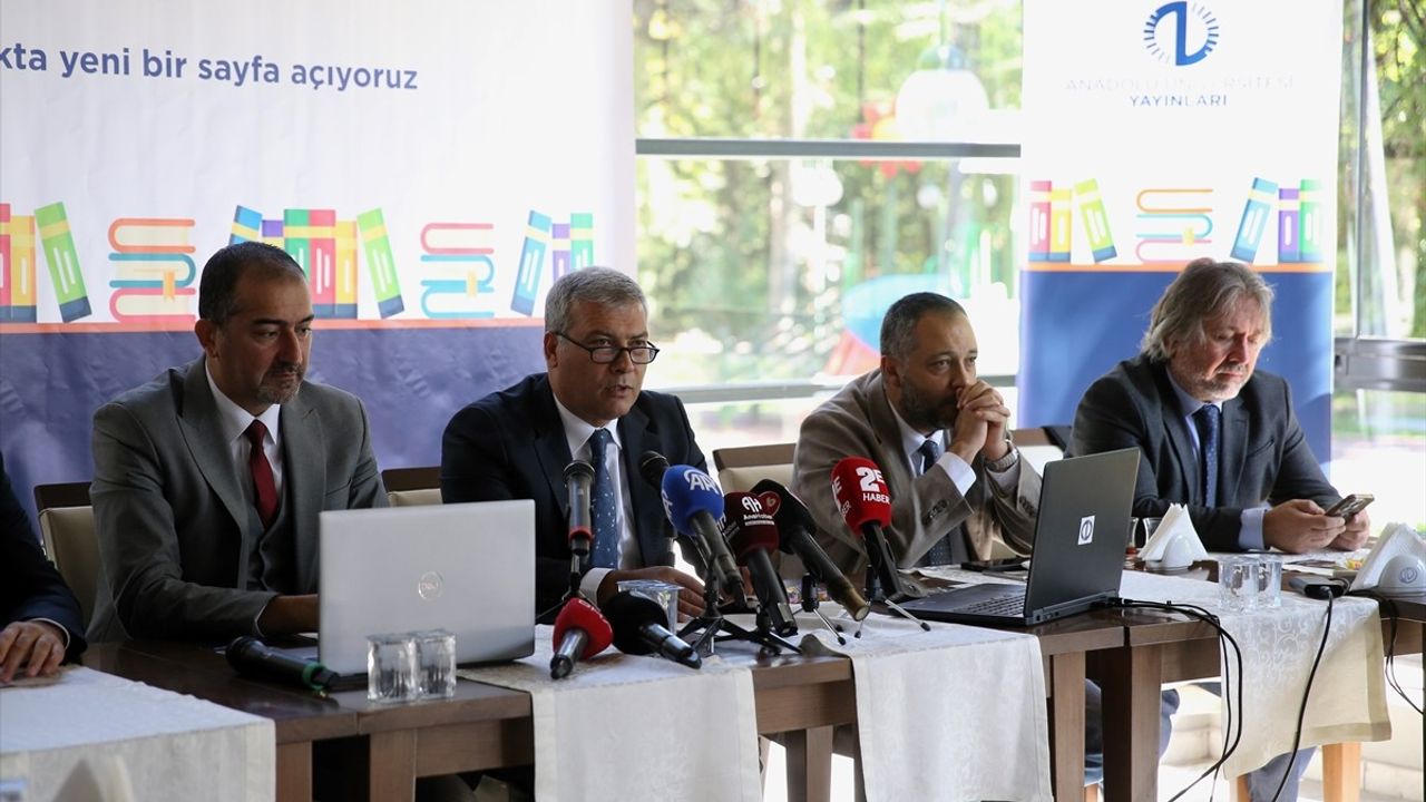 Anadolu University Press ile Anadolu Üniversitesi Yayınevi Resmen Tanıtıldı