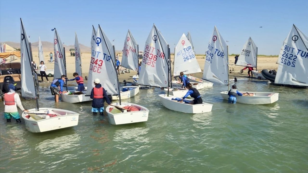 Anadolu Yelken Ligi Optimist Yarışları Kırşehir Hirfanlı'da Sona Erdi