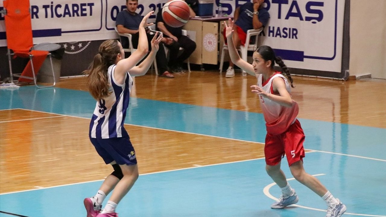 ANALİG Basketbol Türkiye Şampiyonası Sona Erdi: Erkeklerde Antalya, Kızlarda Manisa