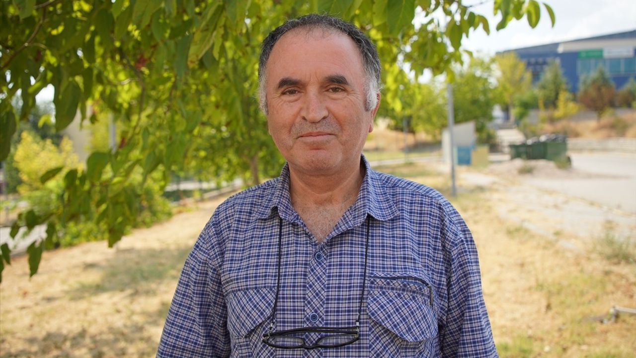 Anız Yakmak Toprağı Çöle Çeviriyor: Doç. Dr. Musa Uludağ Uyardı