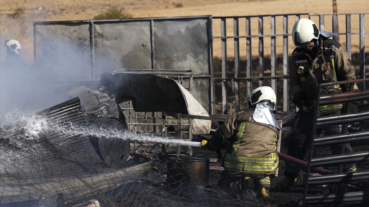 Ankara Hurdacılar Sanayi Sitesi'ndeki Yangın Kontrol Altına Alındı