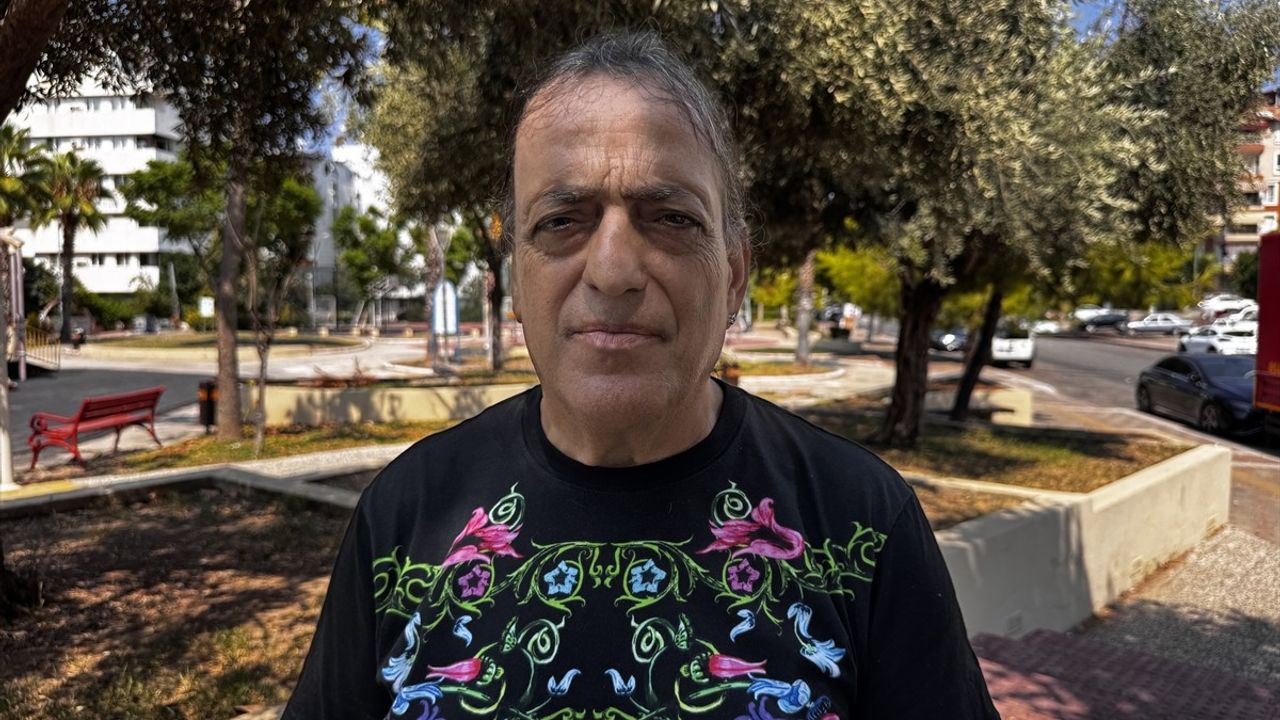 Antalya'da 28 Yıllık Papağanı 'Cabbar' İçin Kayıp İhbarı