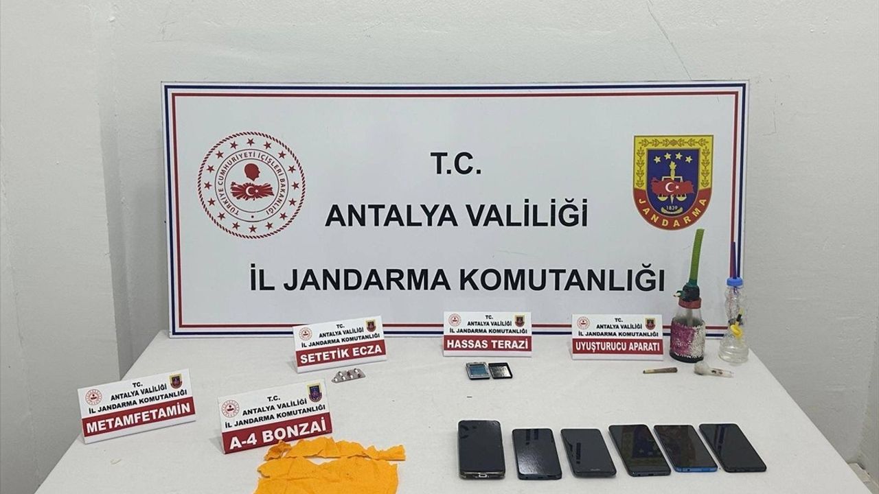 Antalya'da Uyuşturucu Operasyonu: Alanya ve Kepez'te 4 Gözaltı