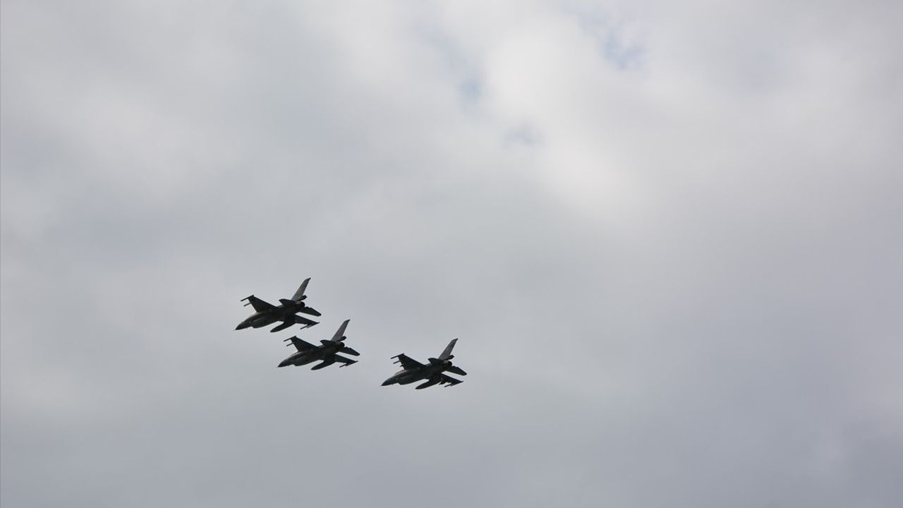 Atatürk'ün İnebolu'ya Gelişi: Şapka İnkılabı 100. Yılına Muharip Uçak Gösterisi