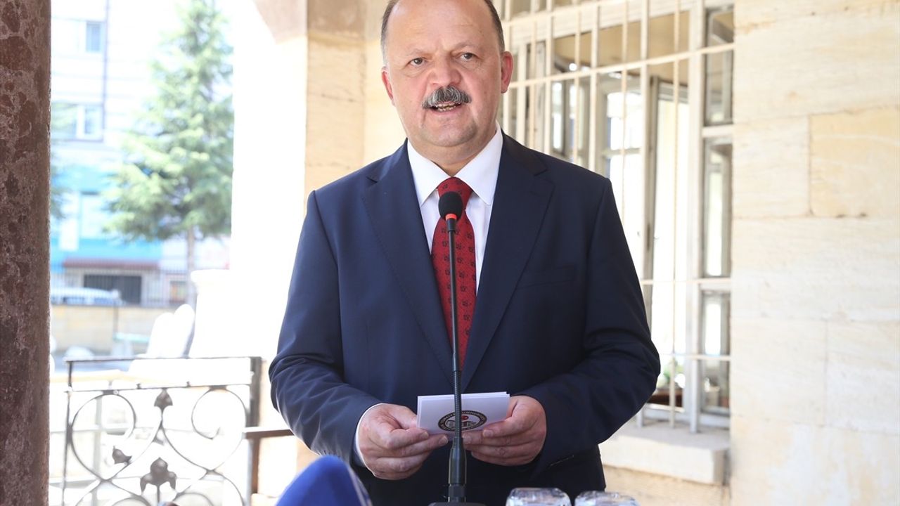 Atatürk'ün Kastamonu'ya Gelişi ve Şapka İnkılabı 100. Yılı Törenle Sona Erdi