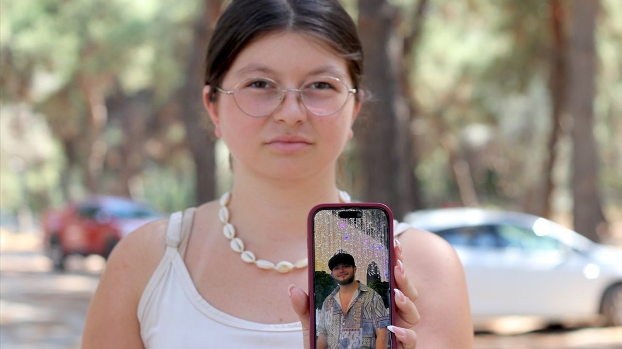 Aydın'da Darp Sonucu Hayatını Kaybeden Genç İzmir'de Defnedildi