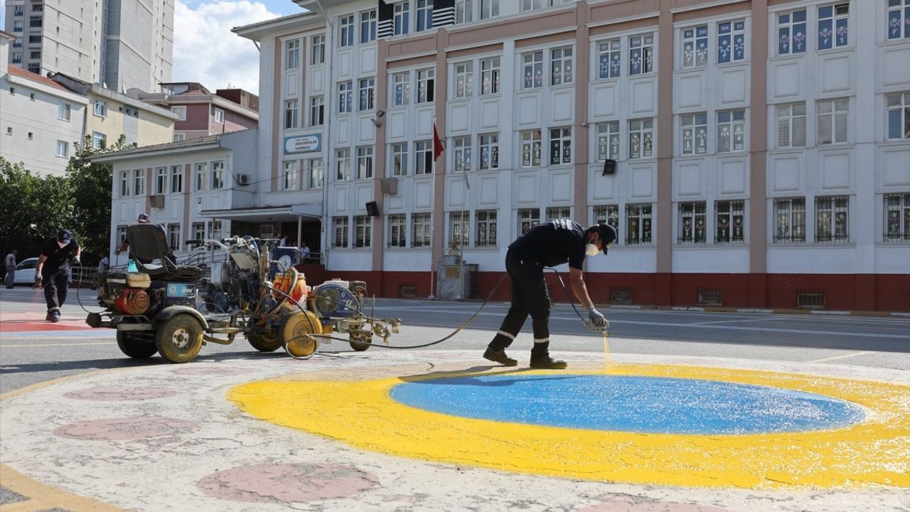 Bağcılar'da Okul Bahçelerine Geleneksel Oyun Alanları Kuruldu