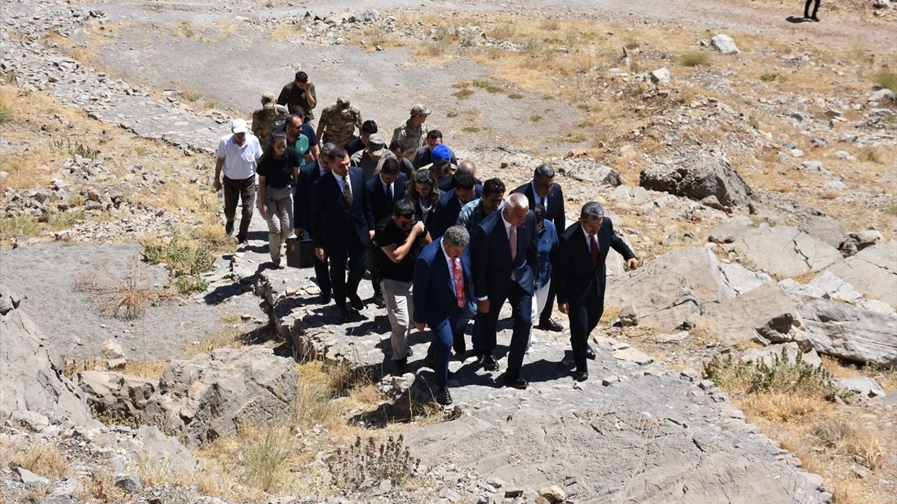 Bakan Ersoy Cudi Dağı Sefine ve Cizre'de İncelemelerde Bulundu