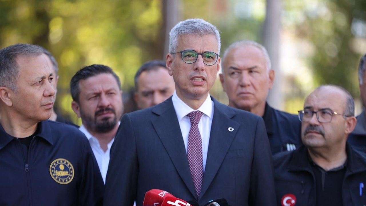 Bakan Memişoğlu'ndan Sındırgı Depreminin Ardından Açıklama