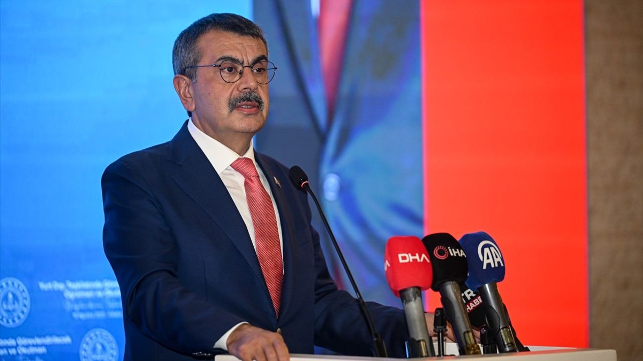 Bakan Tekin: 56 Ülkede Türkiye'nin Eğitim Gücü — Türkiye Yüzyılı Maarif Modeli