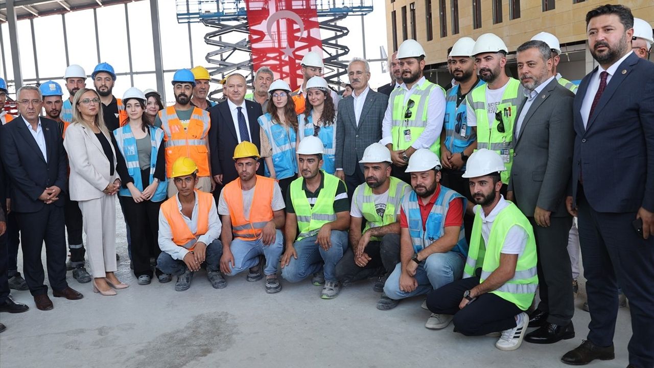 Bakan Uraloğlu'dan Kapadokya Havalimanı İnşaatına Ziyaret