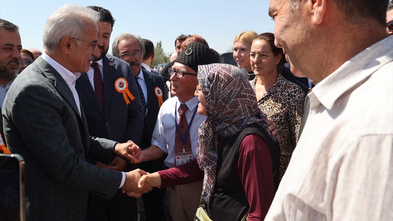 Bakan Uraloğlu, Tarihi Avanos Köprüsü'nü Hizmete Açıkladı