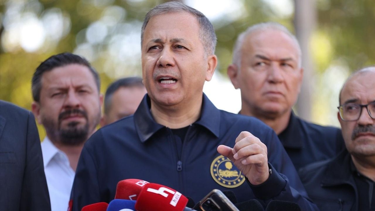 Bakan Yerlikaya'dan Sındırgı'daki Deprem Açıklamaları