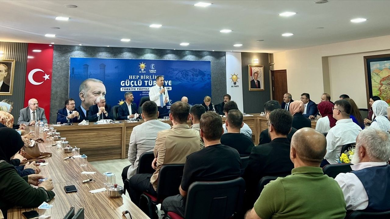 Bakan Yerlikaya Erzurum'da AK Parti İl Başkanlığını Ziyaret Etti ve Esnafla Buluştu