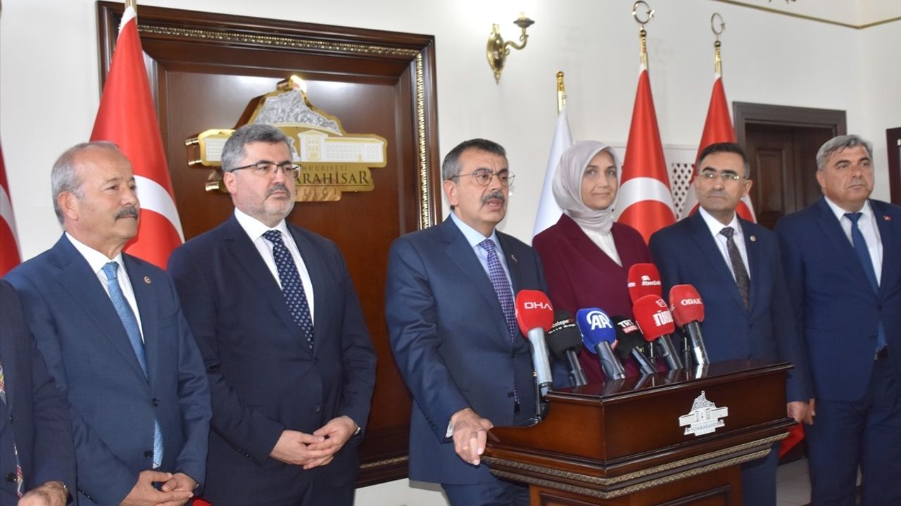 Bakan Yusuf Tekin Afyonkarahisar'da: Eğitim Yatırımları, Genelge ve Fidan Dikimi