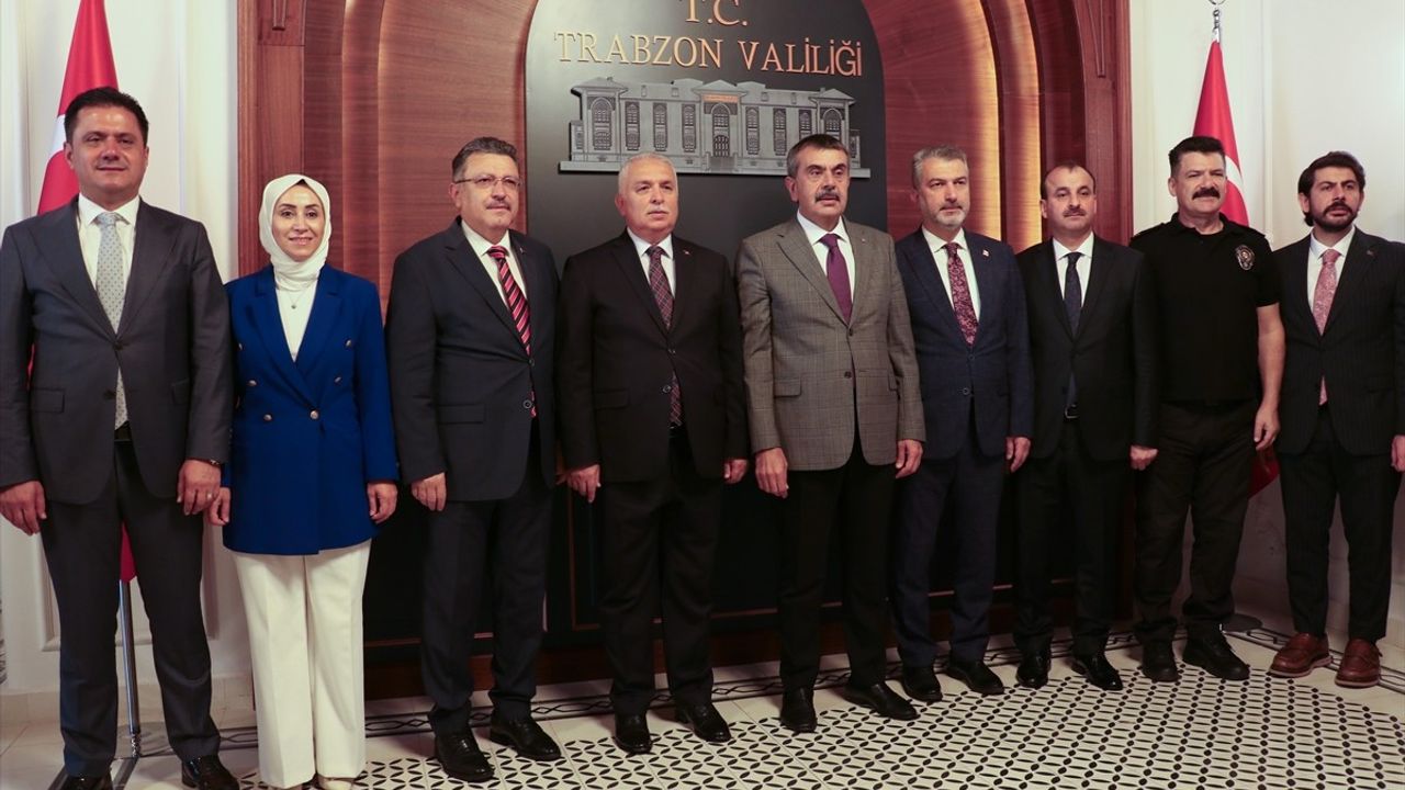 Bakan Yusuf Tekin, 'Ailem' Dizisi Setini Ziyaret Etti — 130 Milyon İzlenme