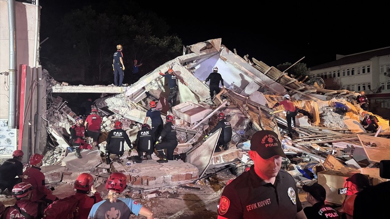 Balıkesir'de 6,1 Büyüklüğünde Deprem: Çok Sayıda İlde Hissedildi