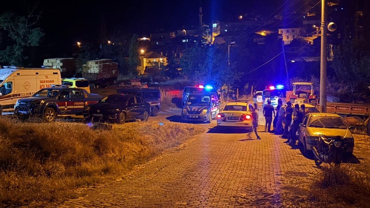 Balıkesir'de Şok Olay: Eşini Bıçaklayıp İntihar Etti