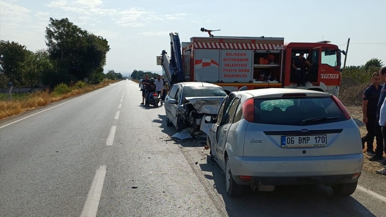 Balıkesir'de Trafik Kazası: 1 Ölü, 1 Yaralı
