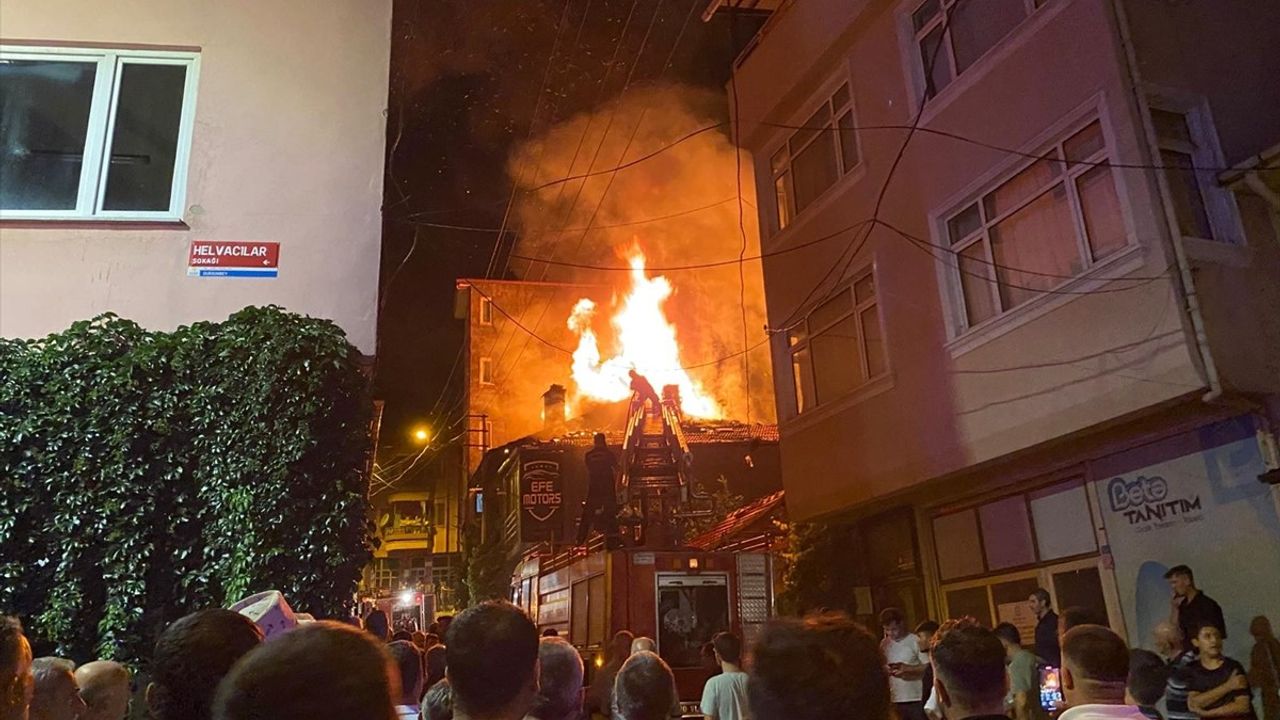 Balıkesir'de Yangın: Dursunbey'de 2 Evde Maddi Hasar