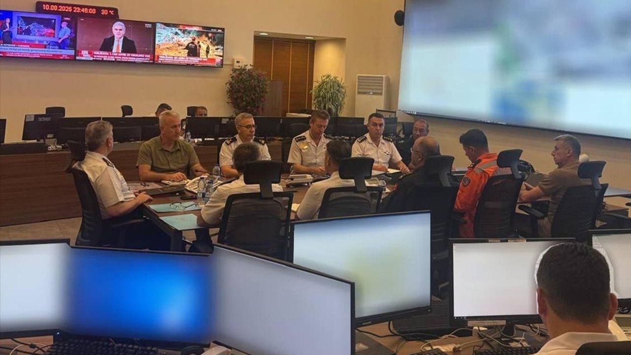 Balıkesir'deki Depremin Ardından Jandarma'dan Acil Yardım Yönetimi