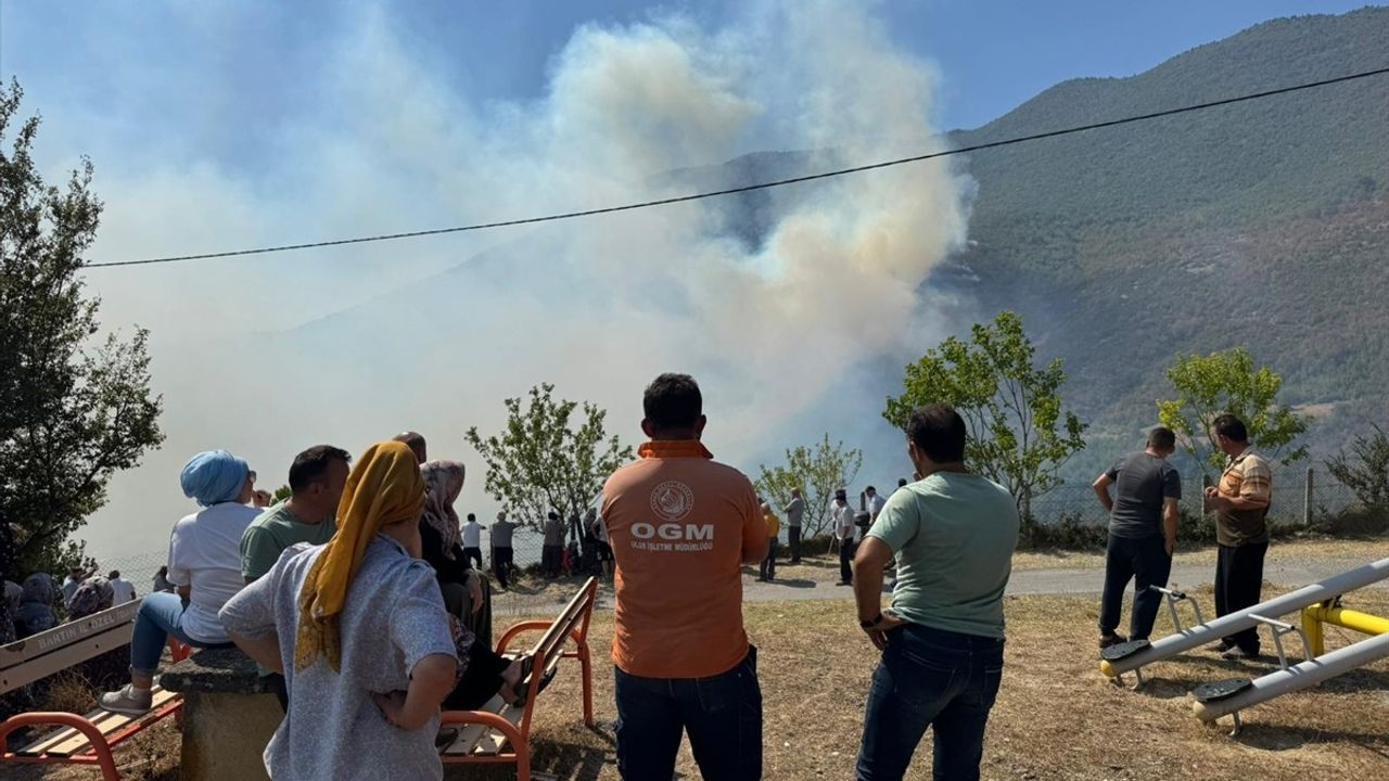 Bartın'da Orman Yangını: Aşağıçerçi'de Havadan ve Karadan Müdahale