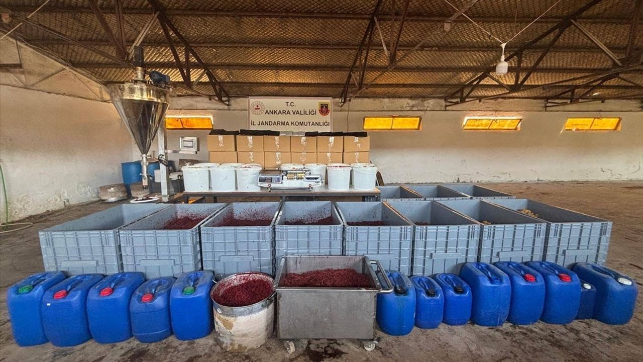 Başkentte 4,5 Ton Kaçak Nargile Tütünü Ele Geçirildi: 3 Gözaltı