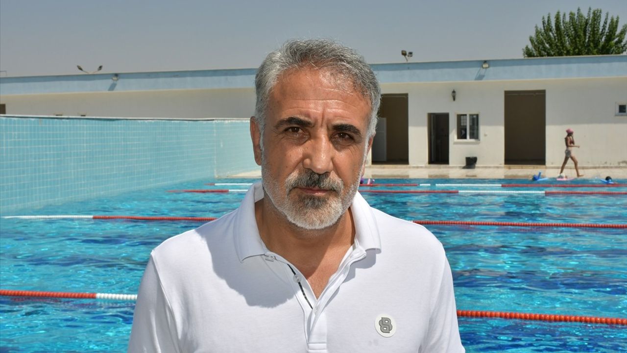 Batman'da görme engelli çocuklar havuzla tanıştı: Yüzme eğitimi başladı