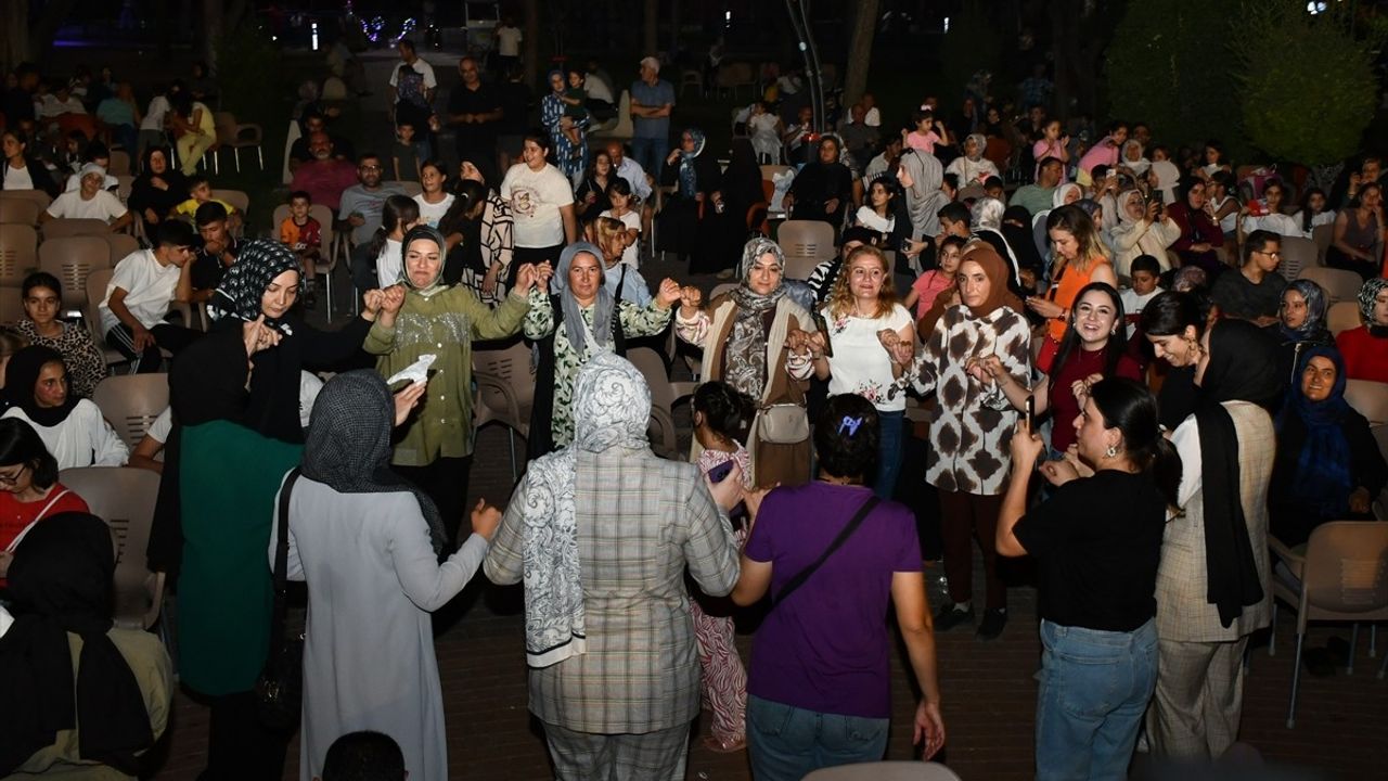 Batman'da 'Kardeşliğin Adı Türkiye' Konseri — Batman Üniversitesi'nden Birlik Mesajı