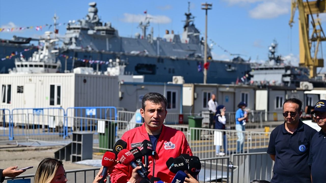 Bayraktar: TEKNOFEST Mavi Vatan Geleceğin Keşifçilerini Yetiştiriyor