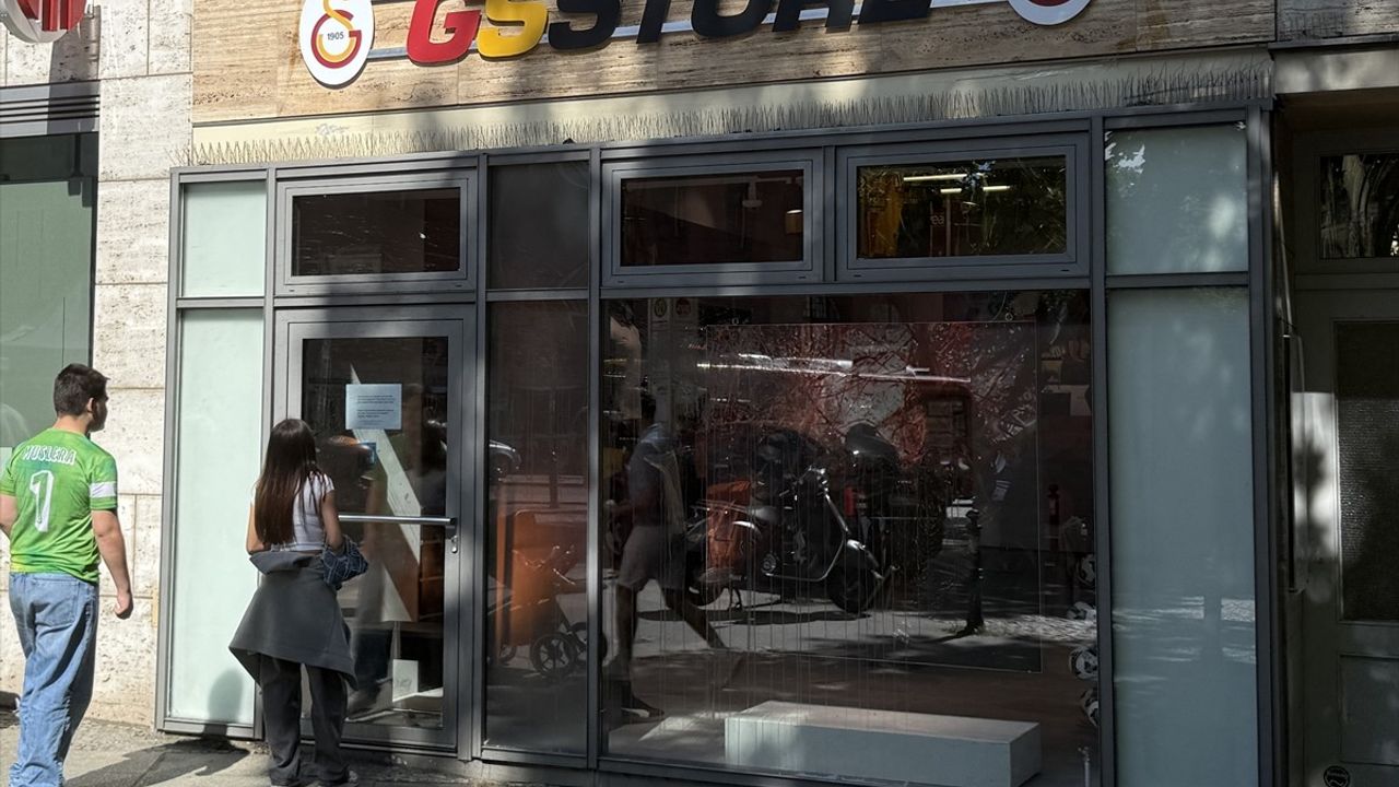 Berlin'de Galatasaray'ın GS Store'u Açıldı