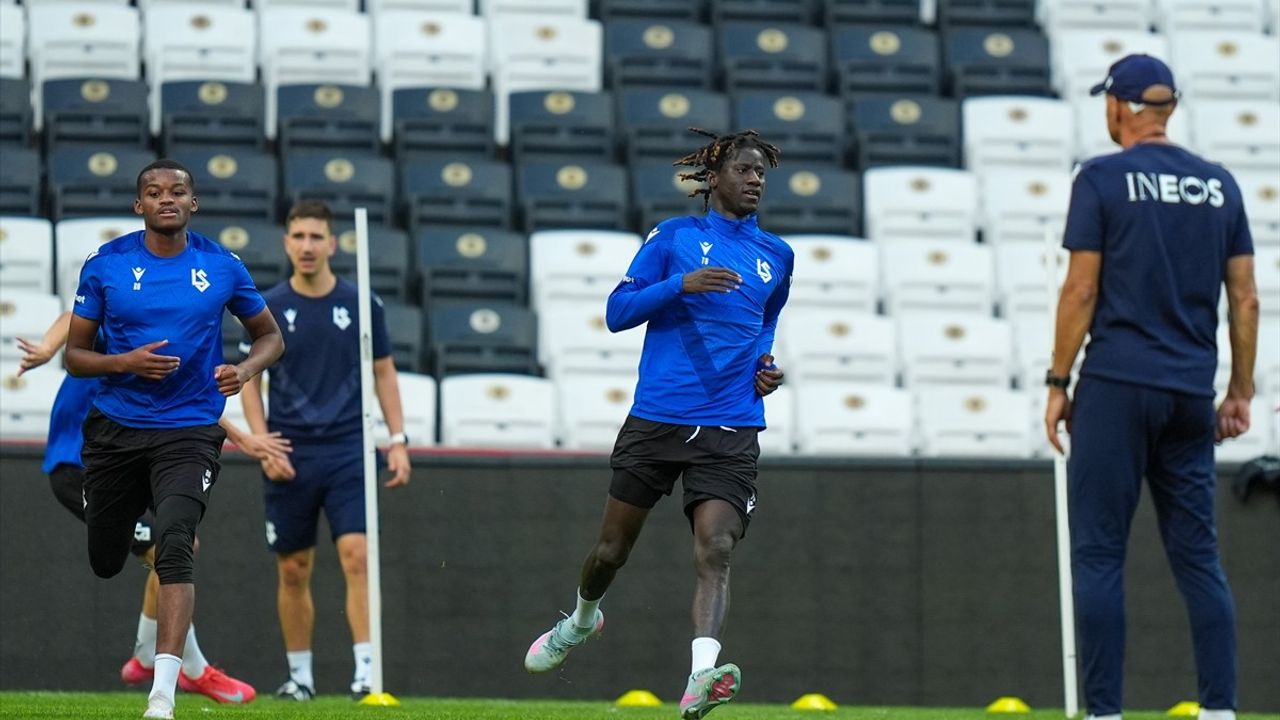 Beşiktaş-Lausanne: Lausanne Tüpraş Stadı'nda Son Antrenmanını Yaptı