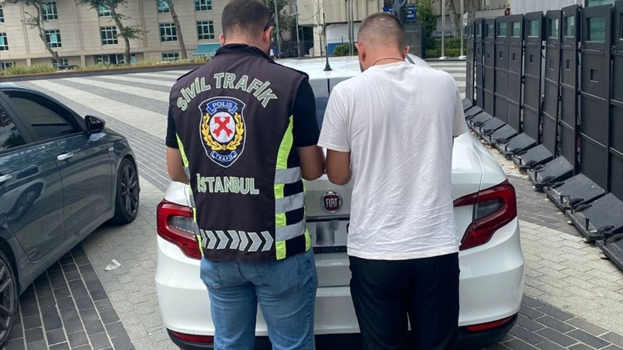 Beykoz'da Tünelde Trafiği Tehlikeye Düşüren 4 Sürücüye Ceza