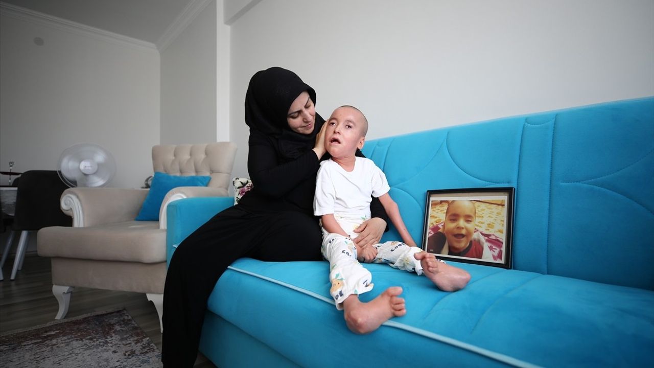 Bingöl'de Balık Pulu Hastası Evladına Ömrünü Adayan Anne