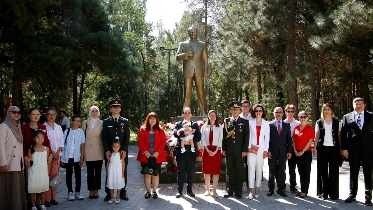 Bişkek'te 30 Ağustos Zafer Bayramı ve Türk Silahlı Kuvvetler Günü Kutlandı