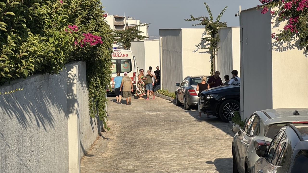 Bodrum'da 2 Kişi Evde Başından Silahla Ölü Bulundu