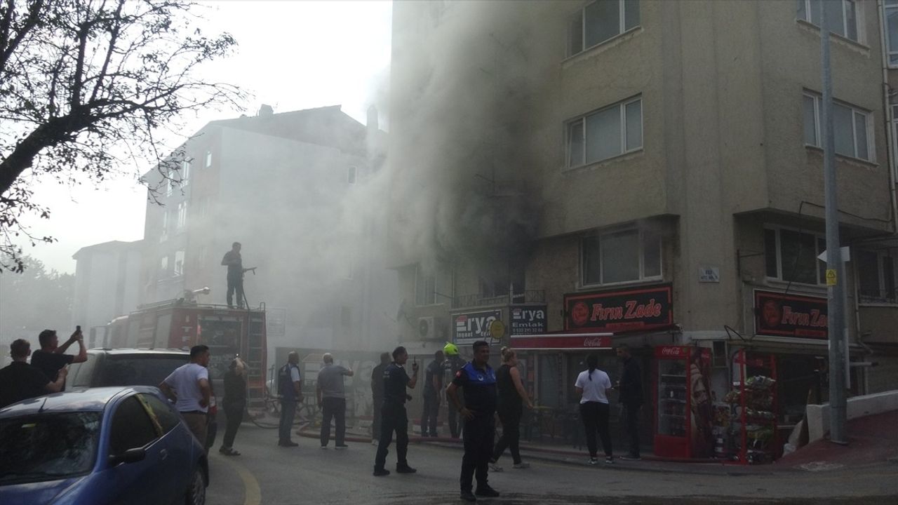 Bolu'da Yangın Faciası: İki Kişi İtfaiye Ekiplerince Kurtarıldı