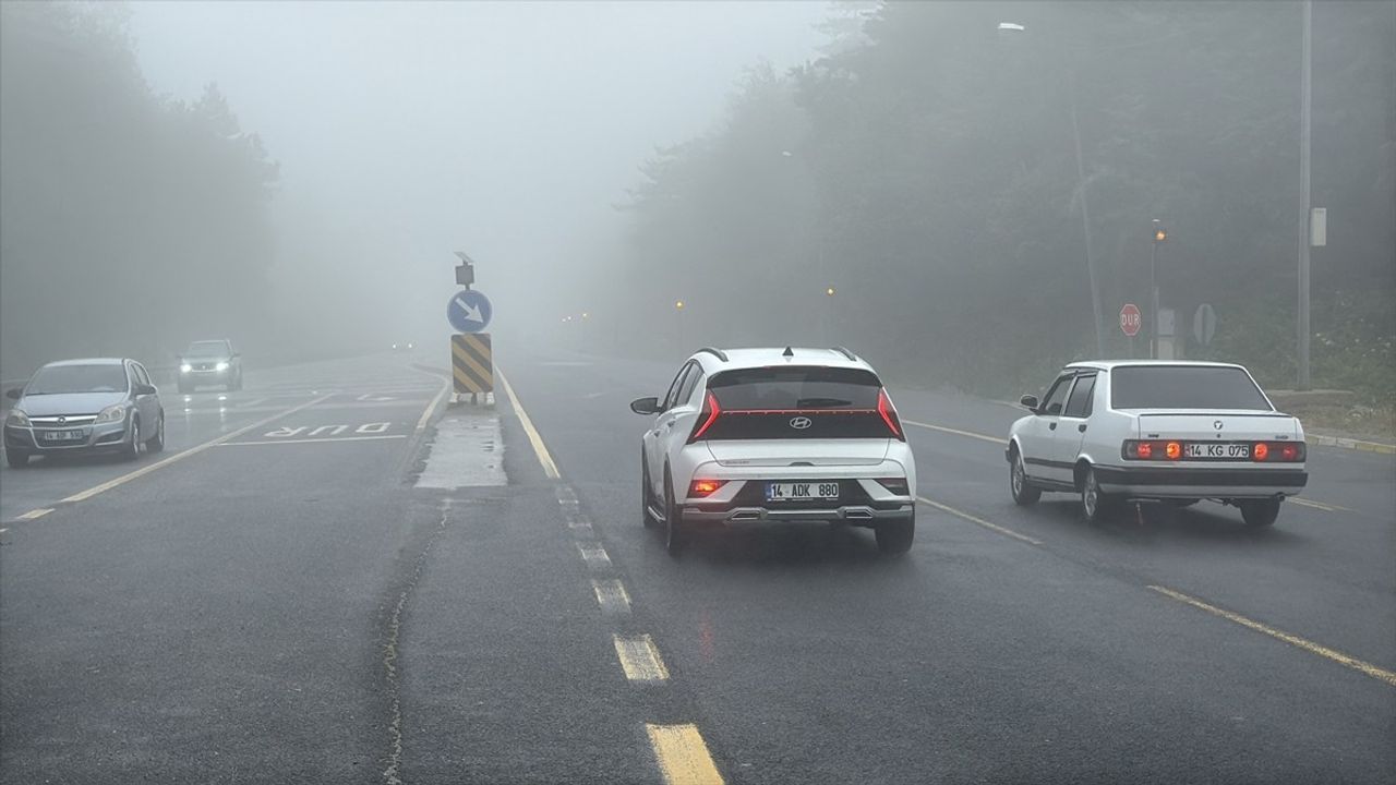 Bolu Dağı'nda Sağanak ve Sis, Görüş Mesafesini Düşürdü