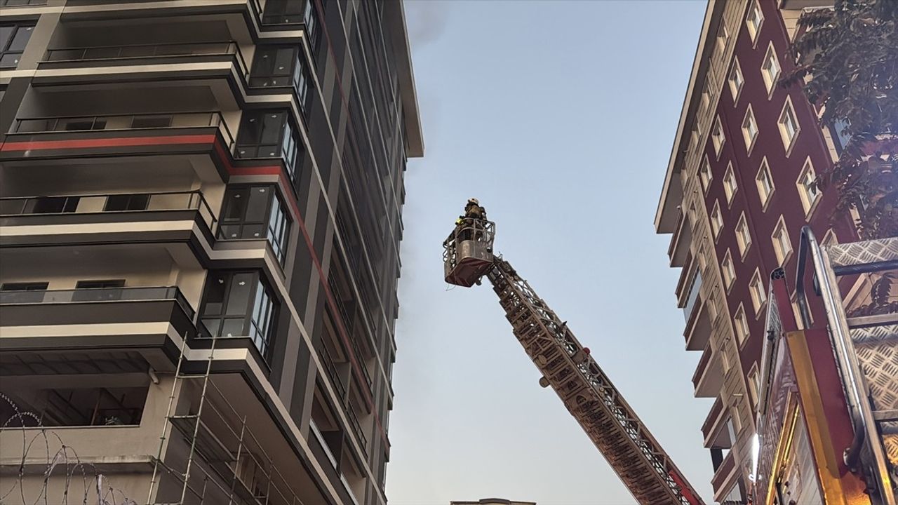 Bursa'da 13 Katlı İnşaatta Yangın Paniği