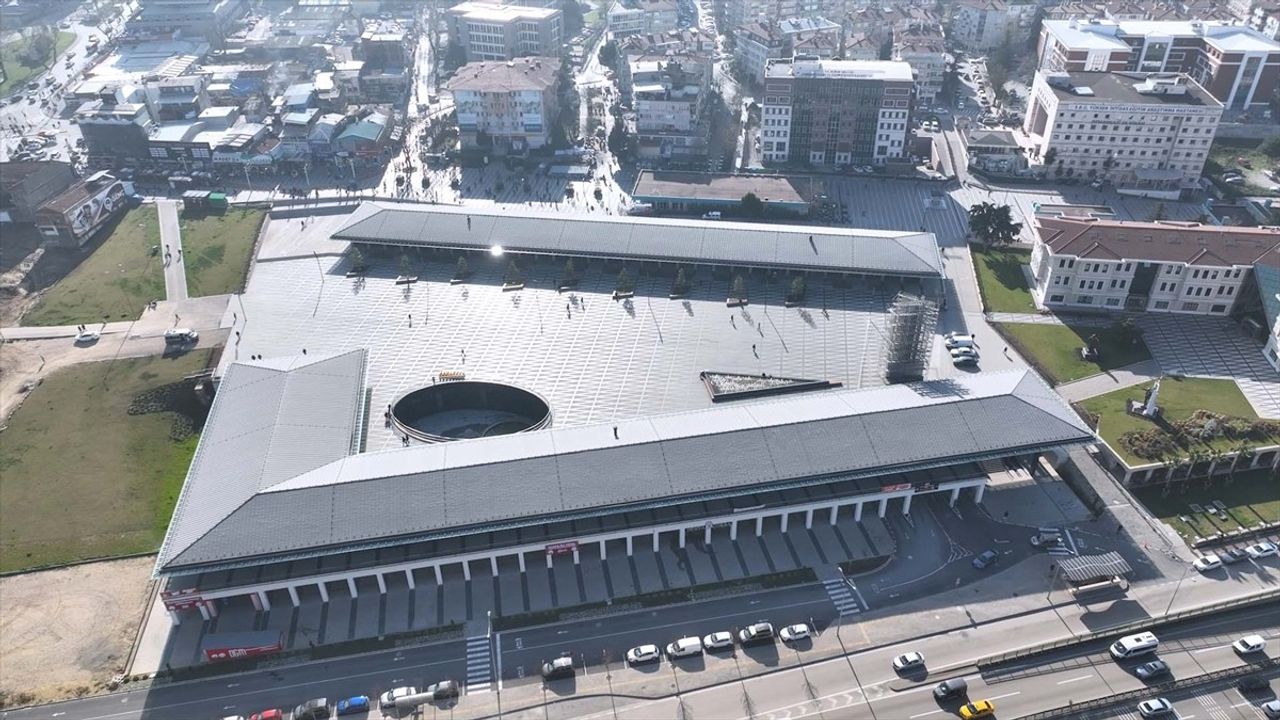 Bursa'da 1500 Araçlık 4 Katlı Yer Altı Otoparkı Tamamlandı