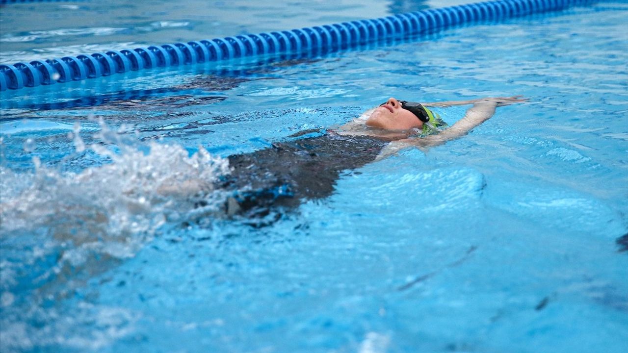 Bursa'da Engelli Yüzücülerden Büyük Başarılar