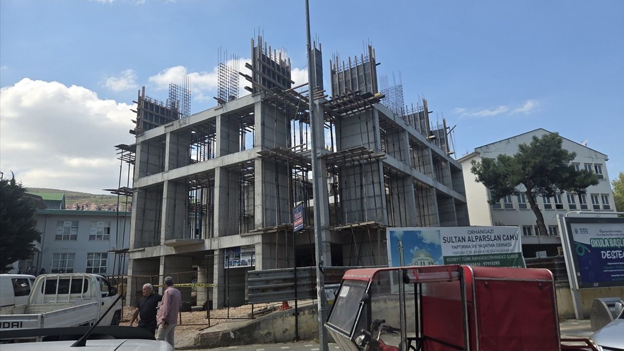 Bursa'da İnşaattan Düşen İşçi Hayatını Kaybetti