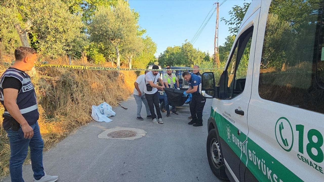 Bursa'da Yolda Hareket Halinde Bulunan Kişinin Ölüm Sebebi Araştırılıyor