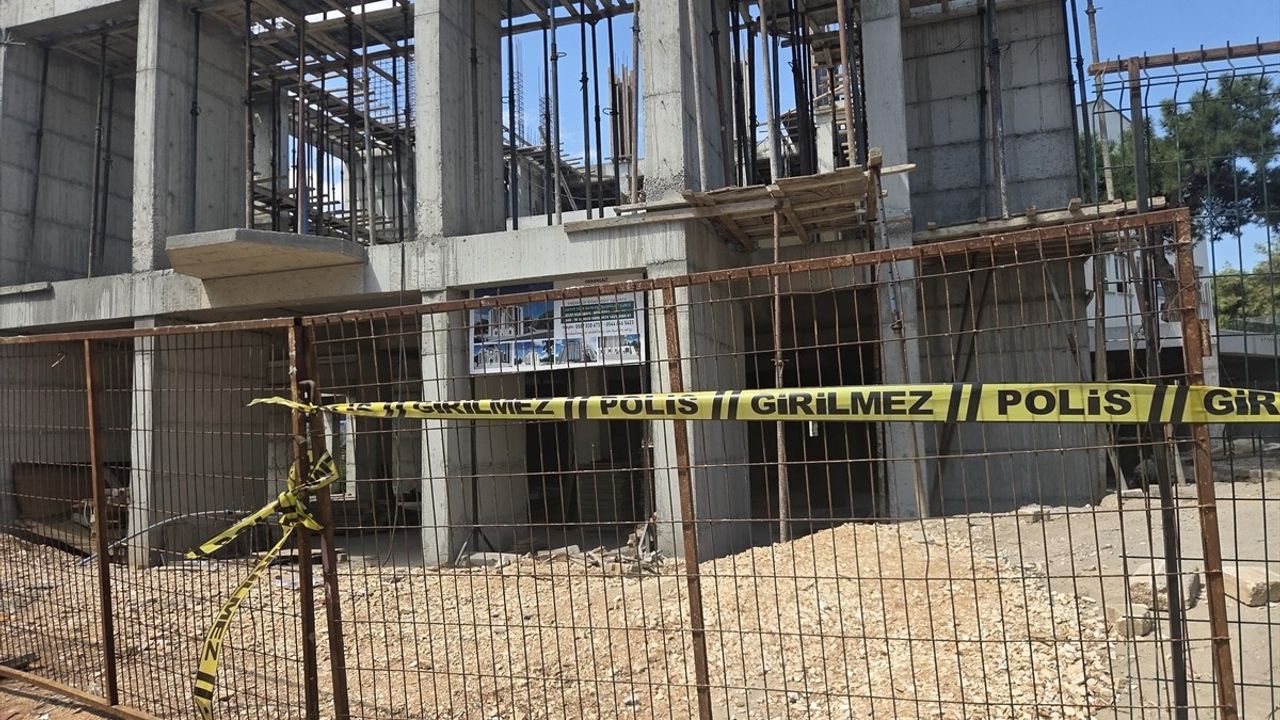 Bursa Orhangazi'de İnşaattan Düşen İşçi Hayatını Kaybetti — 2 Kişi Tutuklandı